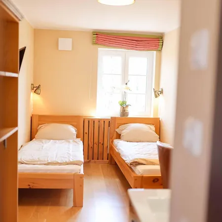 Schlosswirtschaft Moos, Mit Wirtshaus Und Hotel *
