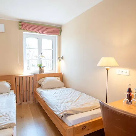 Hotel Schlosswirtschaft Moos, Mit Wirtshaus Und Moos (Bavaria)