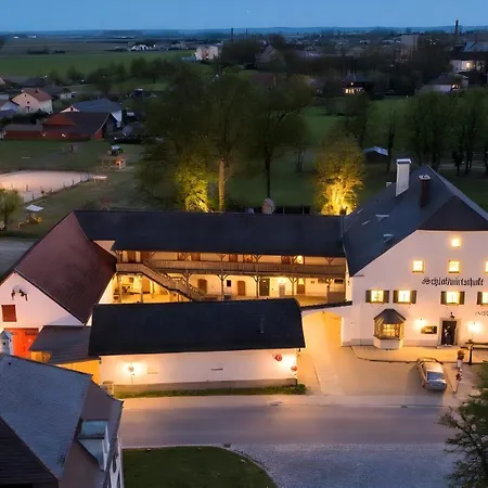 Schlosswirtschaft Moos, Mit Wirtshaus Und